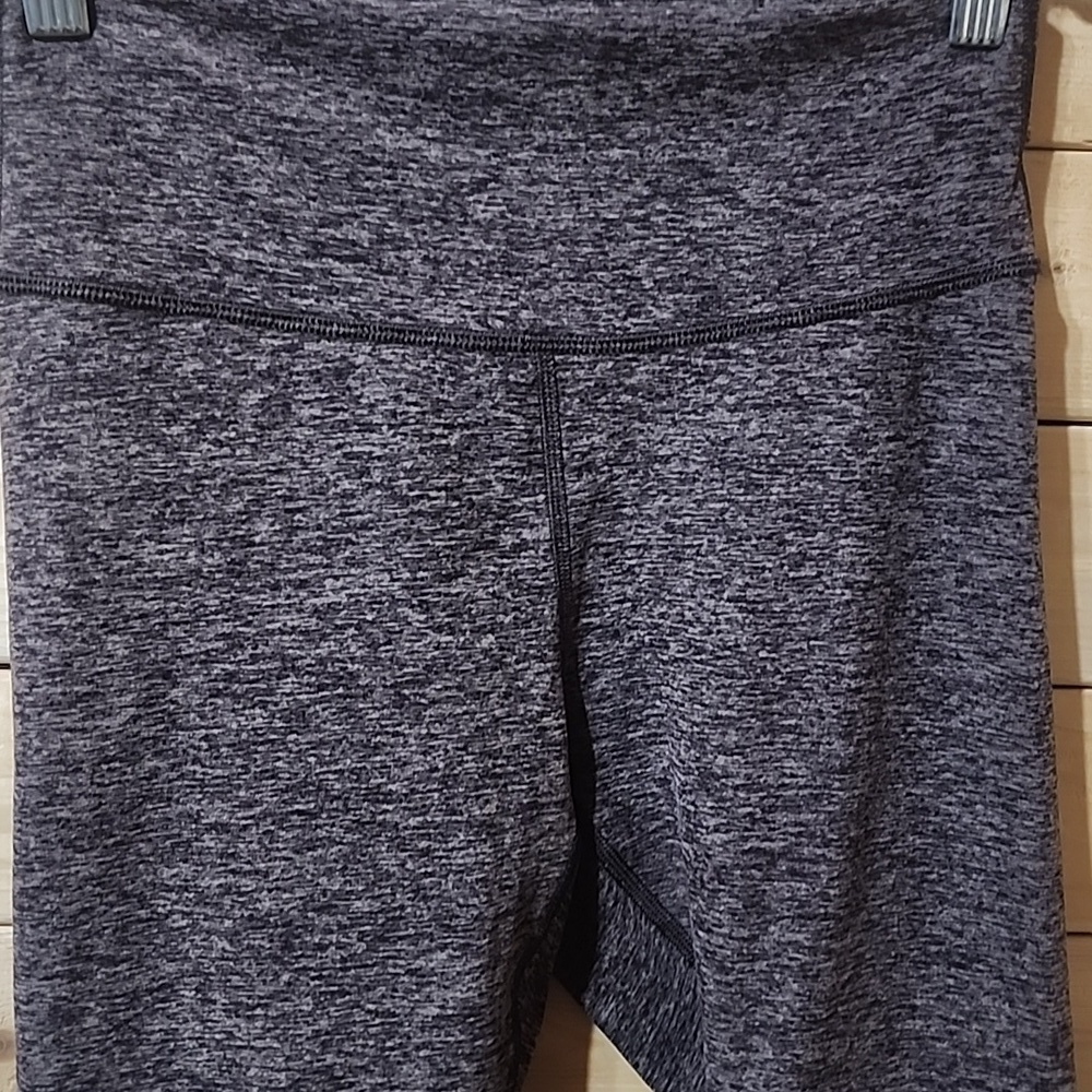 Peleton Capri Leggings Size Small - Picture 3 of 6